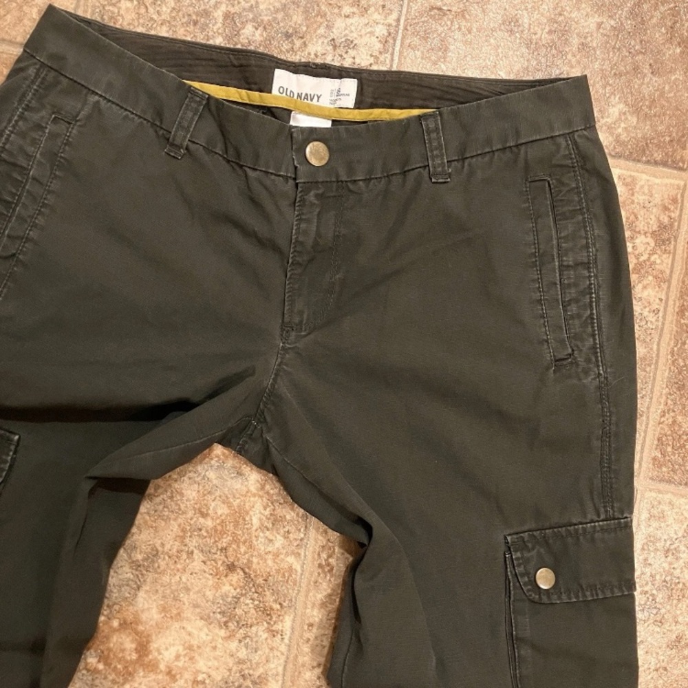 Women's Cargo Pants - Classic Utility Style - Picture 3 of 8